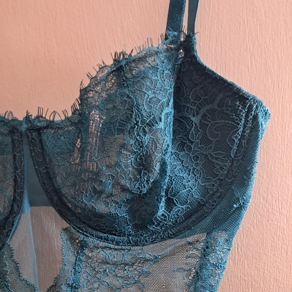 Victoria's Secret lingerie - Picture 4 of 9